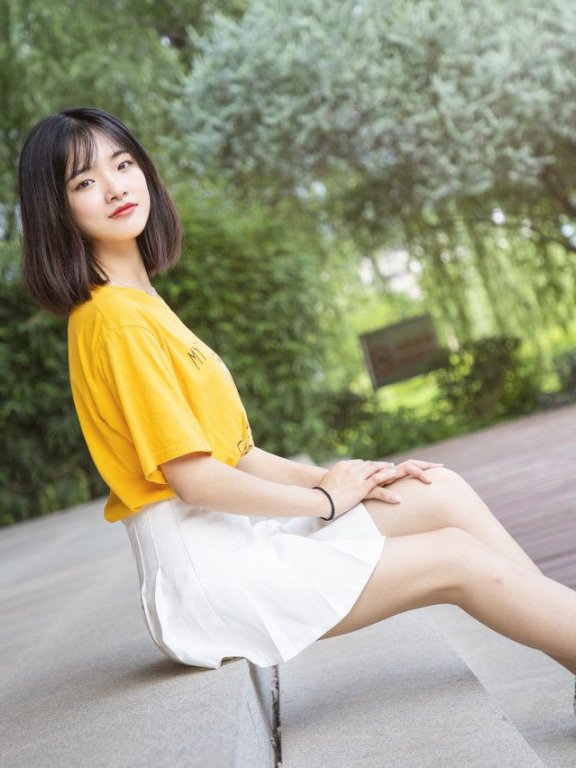 百褶裙搭配什么上衣,这样穿让你美到犯规