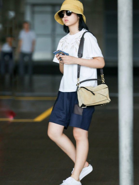 渔夫帽搭配什么衣服,怎样搭配衣服才时髦好看