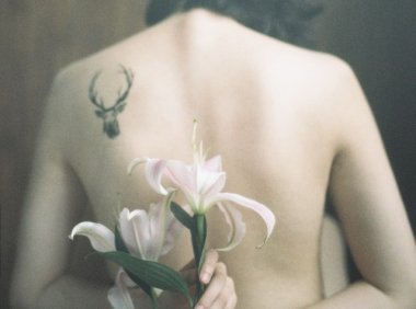 后背肉多怎么减肥,坚持做几个运动瘦背也能很简单