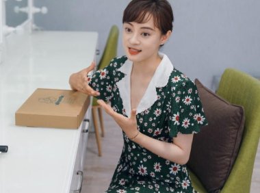 “短发潮”OUT了,她们又悄悄留起了长发,美到犯规