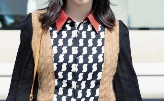 孟美岐一件衬衫融入了多种元素,遮肉显瘦同时还很复古!