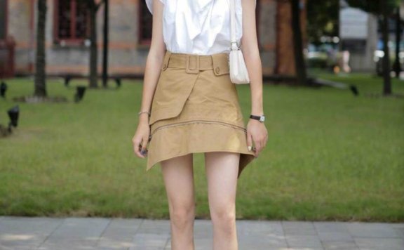 杭州女生时尚街拍,简约通勤每一套搭配都好看,照着穿你也成仙女