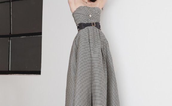 杨颖生图比精修还漂亮，穿格纹裙好像80年代港星