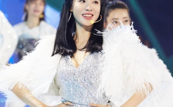 “浪姐”里隐藏的时髦担当!王智的私服可比C位出道还精彩