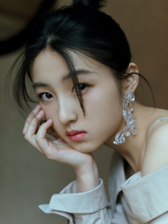 张子枫清新靓丽写真图片