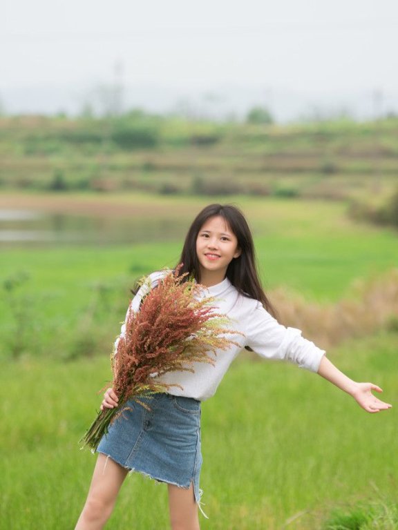 牛仔裙配什么上衣,这些穿搭赶紧学起来