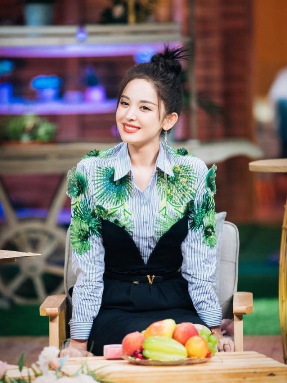 娜扎综艺变个人时尚秀,大牌新款穿不停美成C位