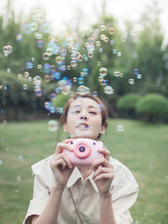 李一桐活力清新写真图片