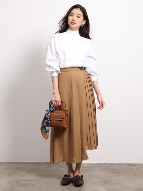 这位日本圆脸博主一身素雅却穿出了知性美,微胖女生可以借鉴