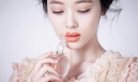 厚嘴唇的女生适合涂这4种颜色的口红，不仅好看还能修饰唇形