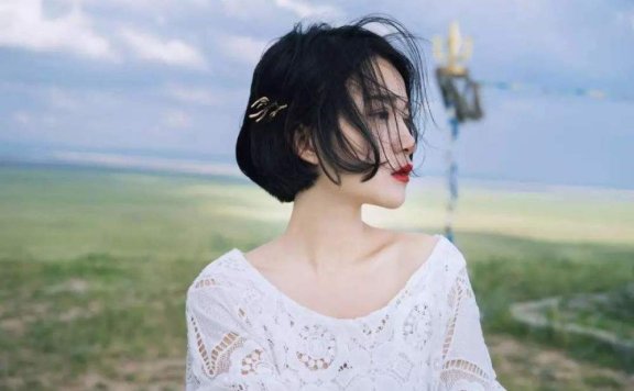 40岁女人巨显老的发型，这3种发型谁留谁土气，太影响颜值和美