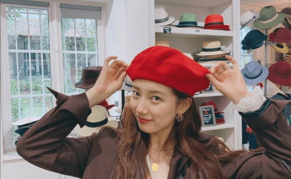 裴秀智韩国票选最理想女友冠军，私服穿搭温柔又干净