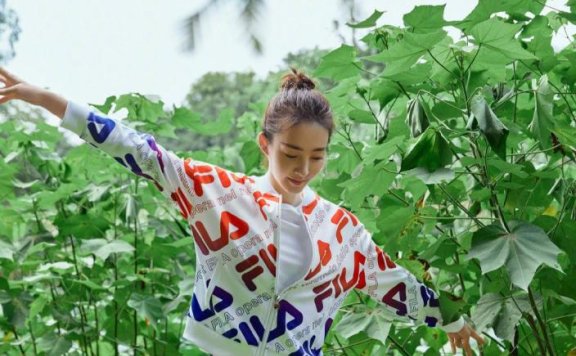 王丽坤渐染图标运动装配短裤精致清爽,时尚减龄又高级
