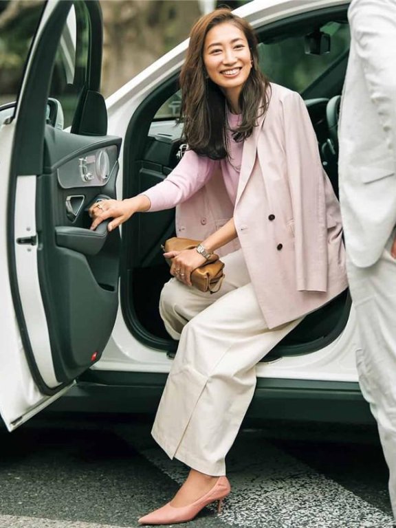 40岁女人不宜穿粉色?日本女人不仅穿出知性,而且还超减龄