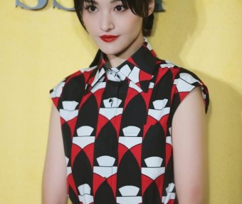 又被郑爽美到了!这颜值和衣品无可挑剔