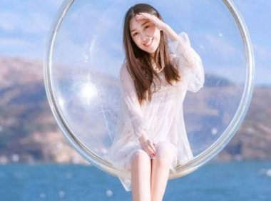 会呼吸的夏日妆容怎么画 掌握轻薄透亮技巧打造滤镜底妆