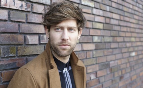 秋季男士穿衣颜色搭配 男生穿衣颜色搭配技巧