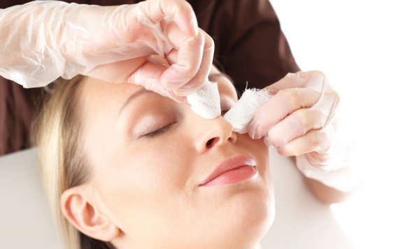 清完黑头怎么收缩毛孔 清理完黑头怎么让毛孔闭合