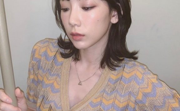 泰妍新造型再次展现逆龄的清纯感!自拍再度登上韩网热搜