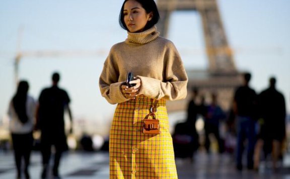 秋季把薄纱裙和复古格纹裙穿起来,这才是裙装里的王者