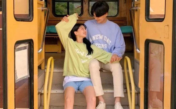 会穿卫衣的小个子可甜可酷,显高气质有活力!