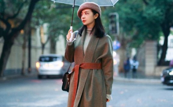 天气变凉温暖针织裙正当穿，这4种搭法最精致好看你不想学一下吗