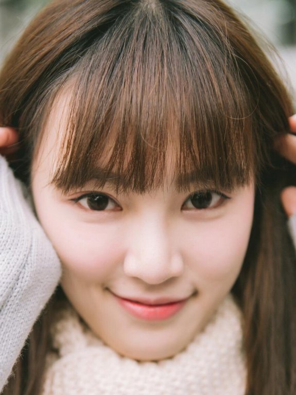 曾火爆一时的樱花女神黄灿灿,如今被质疑整容过度,清纯形象不再