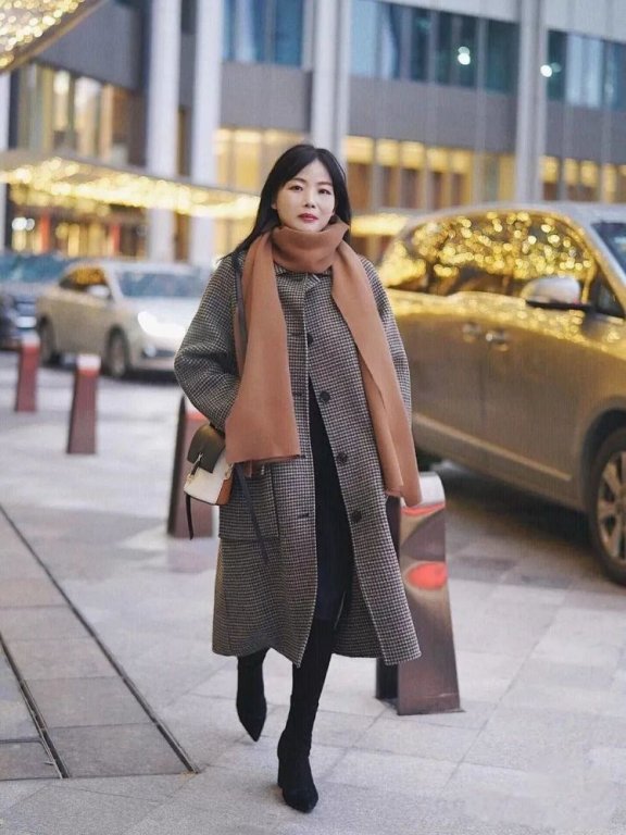 明明是同龄人,为什么你总是穿的“老”,40+女人气质真的很重要