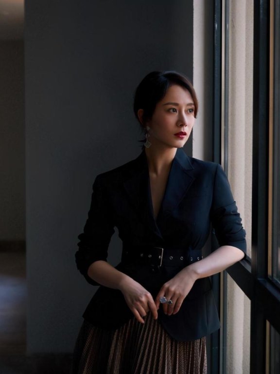 海清还是短发时更精神点,这款波波头造型,看着却显老