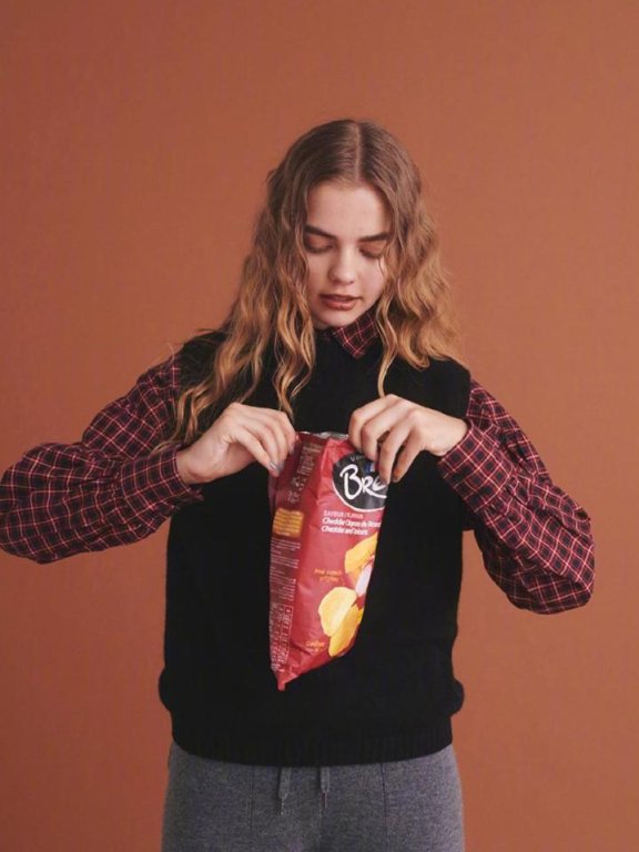 超火的格纹单品服饰,三种秋装搭配空了,复古优雅还年轻