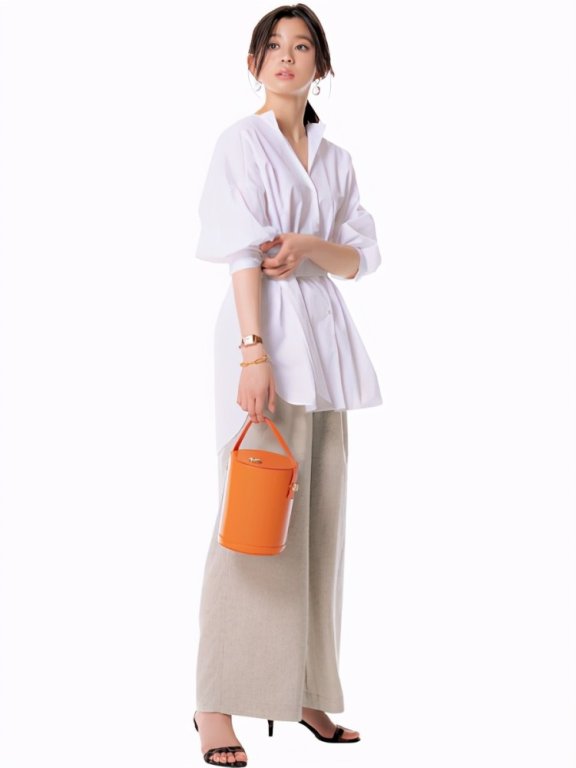 白色及浅驼色服装色彩搭配,10种潮流搭配风格