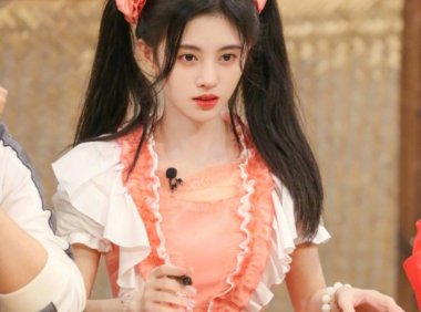 鞠婧祎日系风造型好显嫩!双马尾加分太多