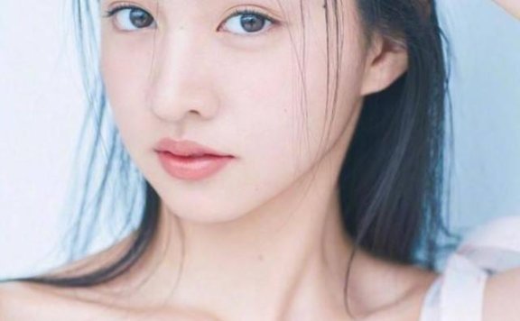 17岁木村光希拍尺度照,性感风与气质不符,亲姐掌镜惨遭滑铁卢