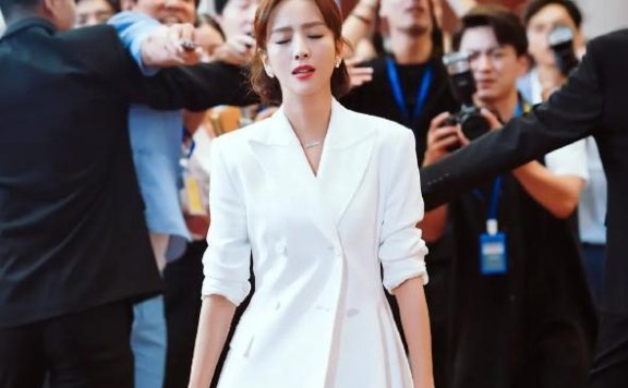 新剧未播就先愁，这次的“硬骨头”，吴谨言怕是不好“啃”