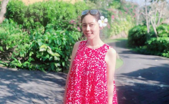 秋瓷炫穿衣有门道!“大妈风”的碎花裙穿出不一样的味道,厉害了