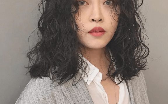 今冬流行烫满头发型20多款,时尚保暖烫完真洋气