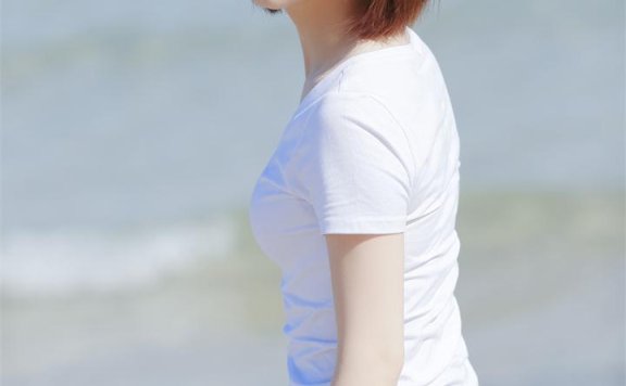 校园风变身性感女郎,谭松韵这次跨度有点大!这样的风格你喜欢吗