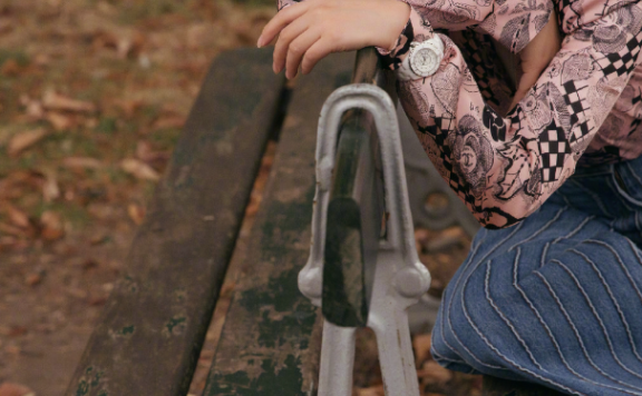 “蛇皮装”野性又个性，马思纯风格转变效果让人意外