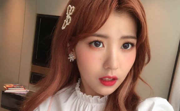 赖美云双马尾直播,失去10级美颜,脸上的胶原蛋白太真实