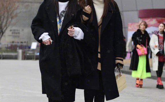 有种穿搭叫闺蜜装,分开穿各有各的美,合体时髦感倍增