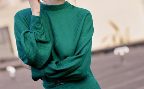 短发的高圆圆仍然有魅力,虽然少了女人味却依旧吸引人