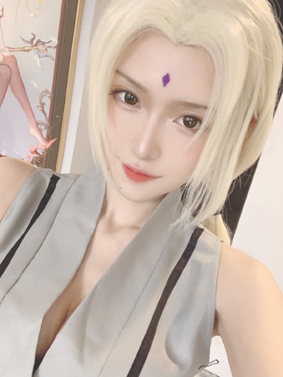 腐团儿cosplay走红 直播被称高级鸡