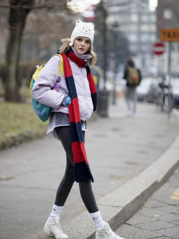 “袜子包裤脚”，保暖又时髦！