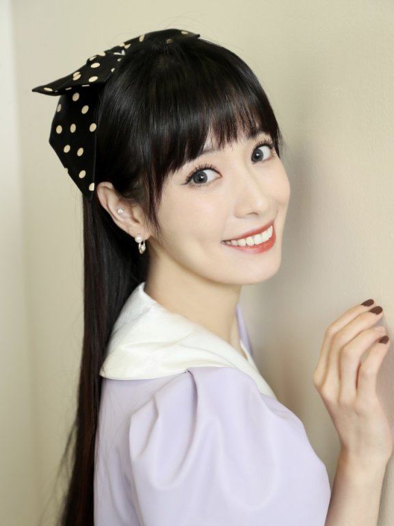 司雯嘉被网友调侃真“皇族”,能力一般资源逆天