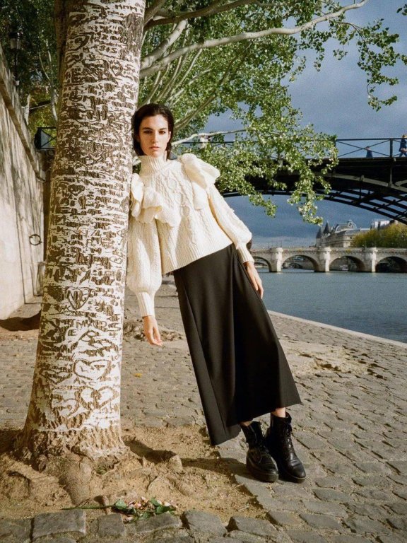 宽松自在的衣着方式，感觉到自己藏在衣服里的温度