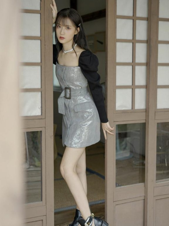 陈意涵近日穿搭分享,穿泡泡袖连衣裙复古又甜美,腰带勾勒好身材