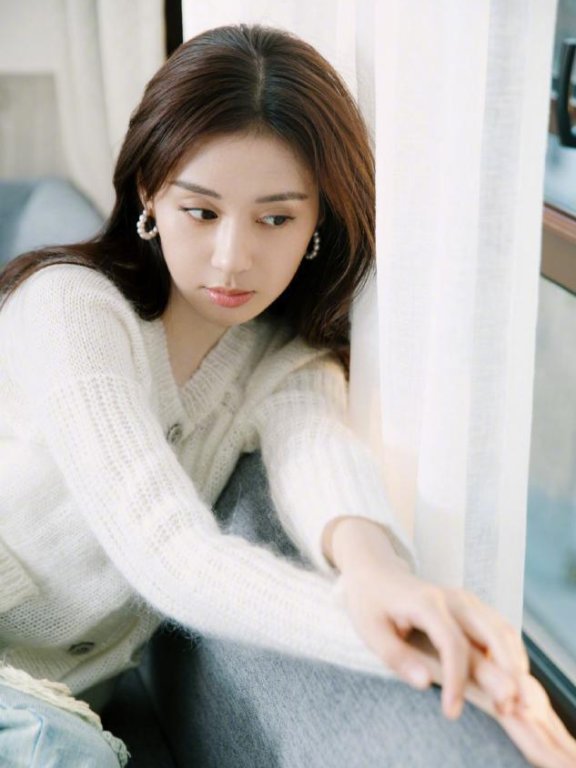 郑合惠子运动套装来袭,清新时尚元气满满,妥妥的女神范