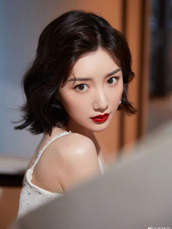 毛晓彤也对港风真香了?!