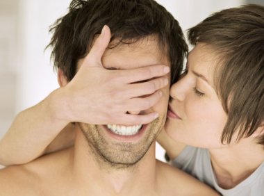 彼此相爱却不能在一起 不如断绝联系默默祝福