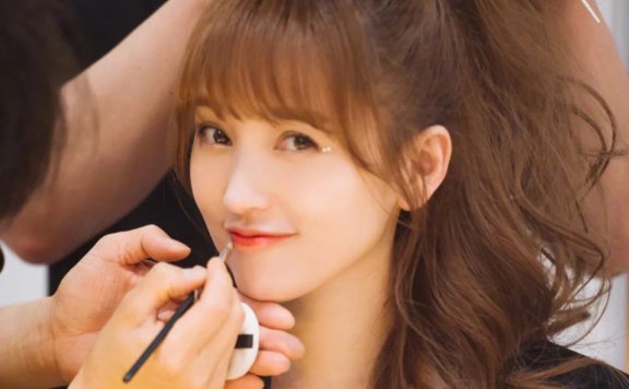 30岁+的乘风破浪的姐姐们妆容真是“潮流”!打造超美独特风格